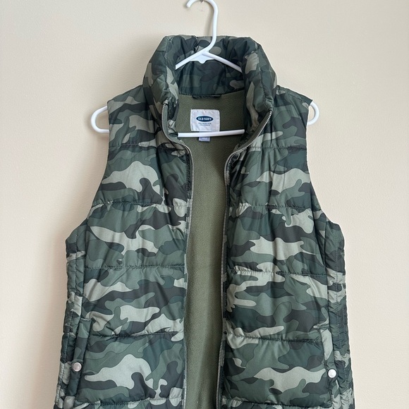 Old Navy Camouflage Puffer Vest - Picture 1 of 1